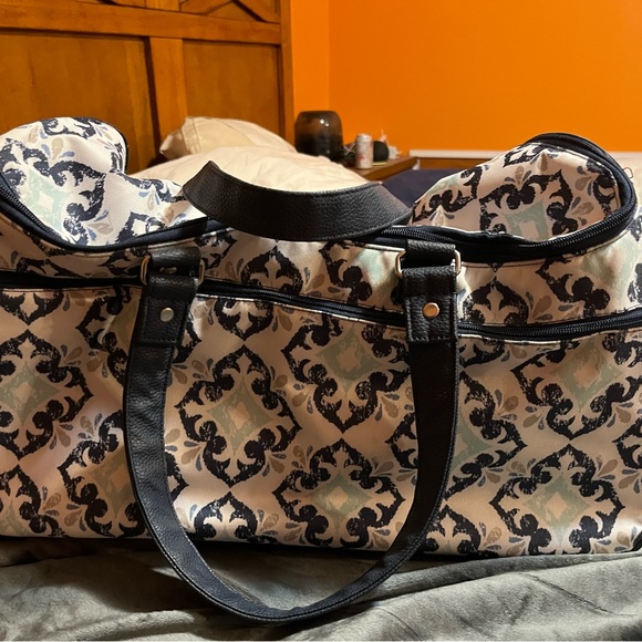 ThirtyOne rolling bag. - Picture 2 of 2